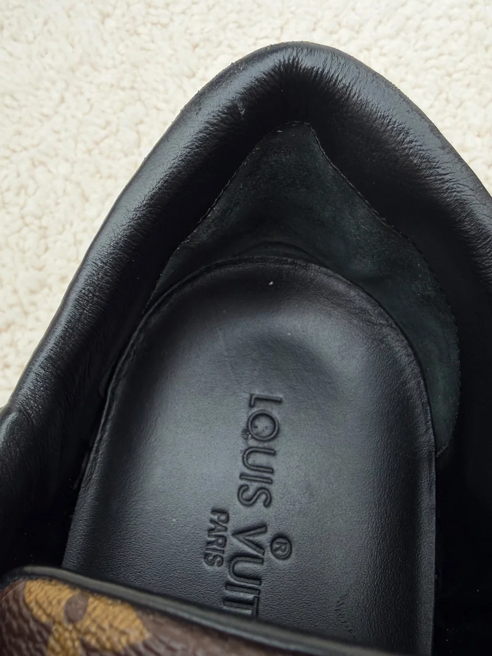 AUTHENTIC Louis Vuitton Men's Rivoli Black Leather Low-Top Sneakers Size 8 US